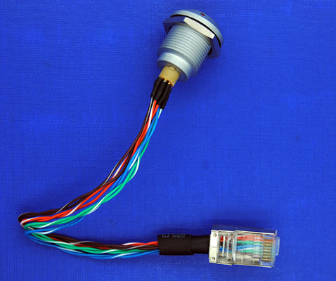 kaufen Mann zu den männlichen kundenspezifischen Stromkabeln, Pin 1K 8 Sleeved Stromversorgungs-Kabel on-line-Fertigung